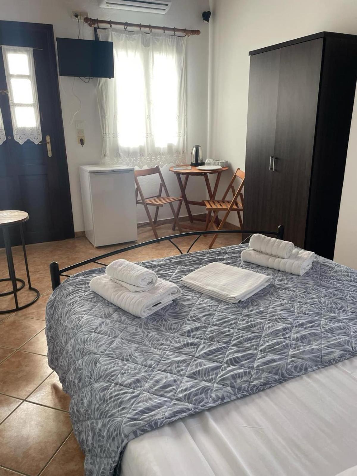 Spitalia Rooms Tínos Esterno foto